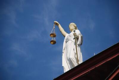 Французский суд закрыл дело об обвинении Люка Бессона в изнасиловании