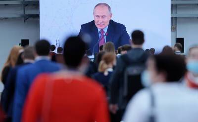 Путин призвал обсудить с профессионалами закон о СМИ-иноагентах