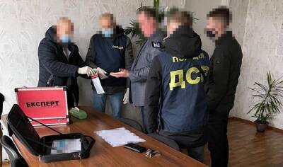 На Черкасчине главу ОТО поймали на взятке - hubs.ua - Украина - Черкасская обл.