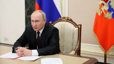 Путин высказался за обсуждение закона о СМИ-иноагентах с профессиональным сообществом