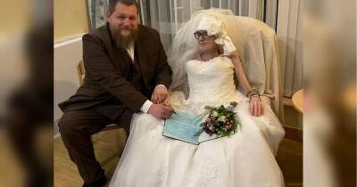 Пара зіграла весілля через 11 років після заручин та за три дні до смерті нареченої