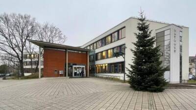 Саксония: в мэрии 35-летняя женщина с топором напала на пенсионера и тяжело ранила его