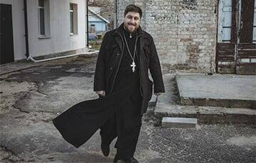 Илон Маск - Белорусский священник-айтишник ведет проповеди в Instagram и открывает IT-класс - charter97.org - Белоруссия - район Гродно