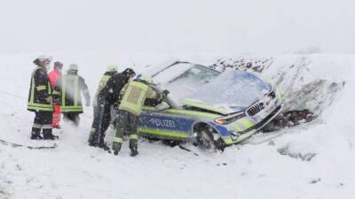 Германию накрыли снегопады: сотни ДТП и десятки пострадавших по всей стране