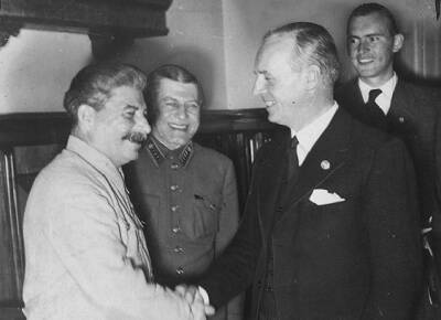 «Ручка-пистолет для Сталина»: как Риббентроп лично хотел ликвидировать «вождя» СССР - Русская семерка