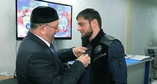 Награждение чеченского министра за правозащиту вызвало насмешки в соцсети