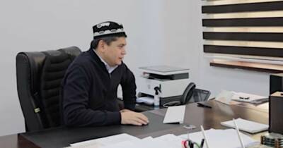 В Узбекистане чиновников Минкульта обязали носить тюбетейки (видео)
