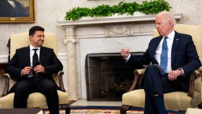 Президенты США и Украины провели переговоры по телефону