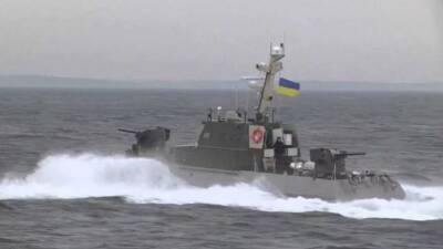 ФСБ: корабль ВМС Украины создает угрозу безопасности мореплавания в Керченском проливе