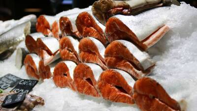 Ученые: Вещество из жирных кислот лосося может помочь избавиться от нейропатии