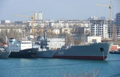 ФСБ сообщила о движении украинского корабля в сторону Керченского пролива