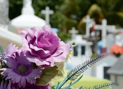 Смерть близкого человека: как организовать похороны в Беларуси?