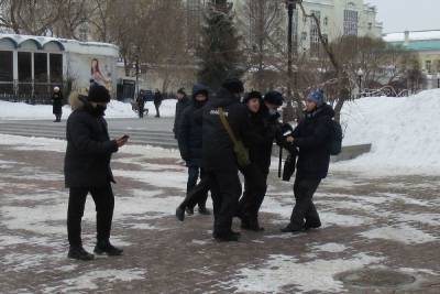 В Екатеринбурге на несанкционированной акции задержано 83 человека