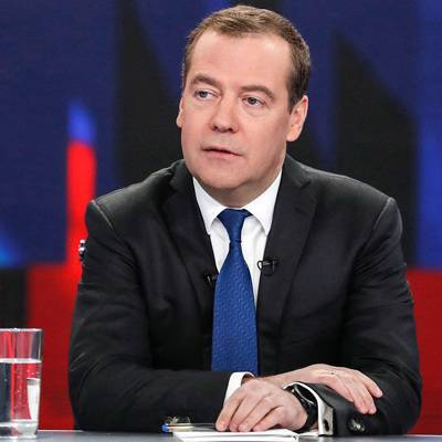 Медведев допускает возможность блокировки своих страниц в зарубежных соцсетях