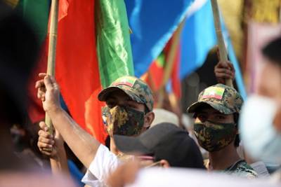 США призвали устроивших переворот военных освободить руководство Мьянмы