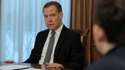 Медведев: пандемия оживила идею о четырехдневной рабочей неделе