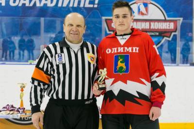 Хоккеисты "Кристалла" стали лидерами сахалинского турнира "Золотая шайба"