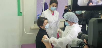 В Казахстане началась вакцинация российским «Спутником V»