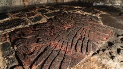 В центре Мехико обнаружили ацтекский барельеф