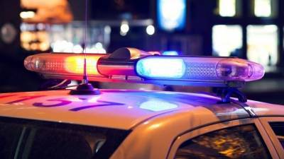 Полицейский на ходу запрыгнул в машину пьяного лихача в Керчи — видео