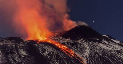 Природное огненное шоу: вулкан Этна удивил зрелищным извержением