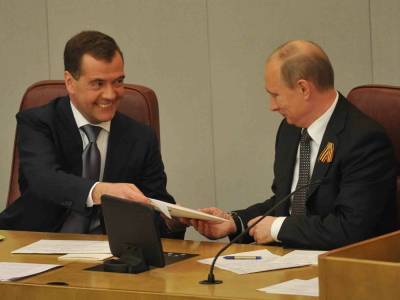 Медведев: Россия отключится от интернета, если "у кого-то совсем снесет голову"