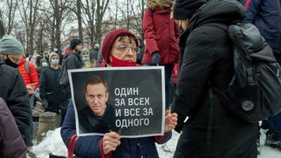 «Мы здесь власть» Как прошло шествие за Навального в центре Москвы