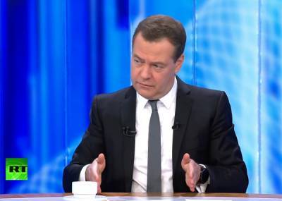 "Провакцинировался уже": Медведев напомнил, что мужчины переносят коронавирус хуже женщин