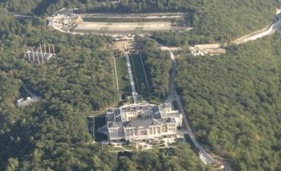 Эксперты заявили о риске санкций для «дворца» под Геленджиком