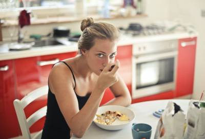 Блогерша завтракала овсянкой в течение 2-х месяцев и вот как это повлияло на ее организм
