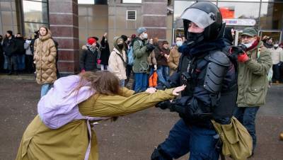 Омбудсмен Петербурга осудил действия правоохранителей на митинге