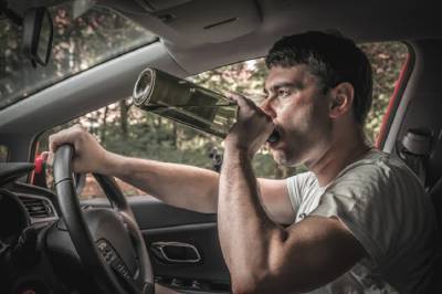 Пьяные астраханские водители заплатят почти миллион рублей