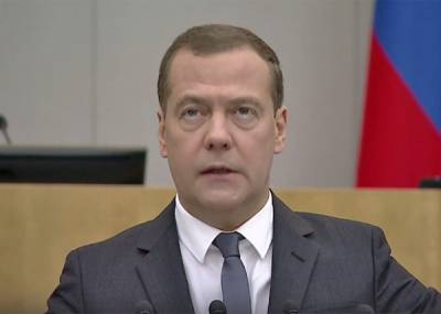 Медведев считает, что пандемия оживила идею "четырехдневки"