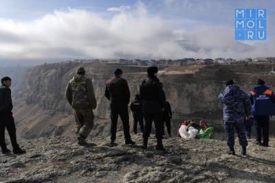 В Дагестане проводится доследственная проверка по факту гибели мужчины в результате падения с обрыва в Хунзахском районе