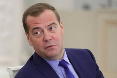 Медведева разочаровала более радикальная, чем у Порошенко риторика Зеленского