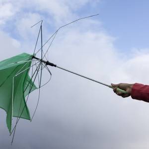 Запорожцев предупреждают о сильных порывах ветра