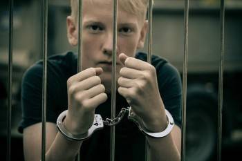 Путин предложил не привлекать подростков к уголовной ответственности