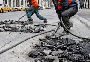 С 1 февраля ямочный ремонт дорог в Минске будут проводить круглосуточно