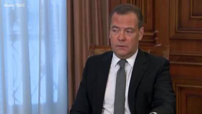Медведев оценил работу Путина по урегулированию в Карабахе