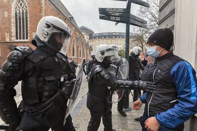В Европе дополнительные карантинные меры вызвали волну протестов