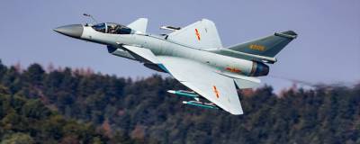 Возле Тайваня заметили китайские военные самолеты