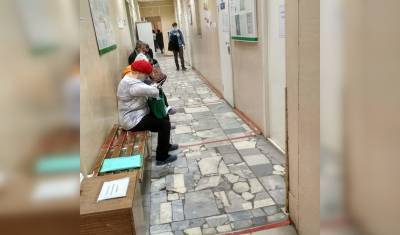 «Дыры да гниль»: житель Уфы пожаловался на плачевное состояние городской поликлиники