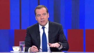 Медведев подтвердил актуальность проекта четырехдневной рабочей недели