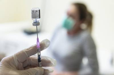 Украина попросит больше вакцин от COVID-19, – Минздрав
