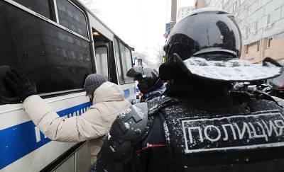В Кремле оценили действия полиции во время несогласованных акций