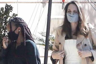 Анджелина Джоли с дочерью Захарой на шопинге в Лос-Анджелесе