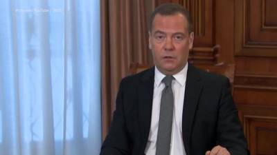Дмитрий Медведев назвал Навального "политическим проходимцем"
