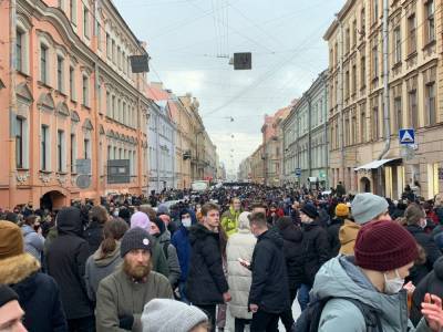 Фоторепортаж: как прошла несогласованная акция 31 января в Петербурге
