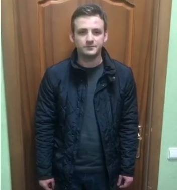 В Петербурге задержан парень, на кого полицейский наставил оружие. Ему пришлось извиниться