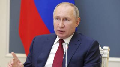 Путин поручил изучить смягчение наказания за экстремизм